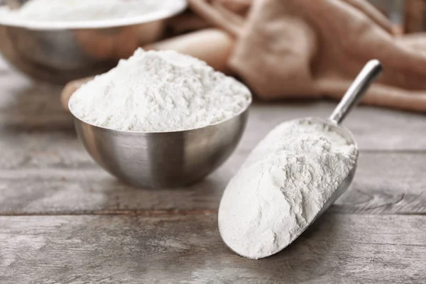 Metal bowl full of white flour — Stock Photo, Image