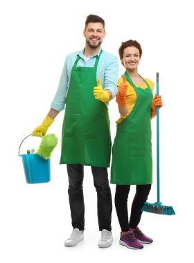 Temizlik malzemeleri ile Çift 