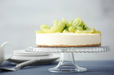 Üzüm ile lezzetli peynirli kek 