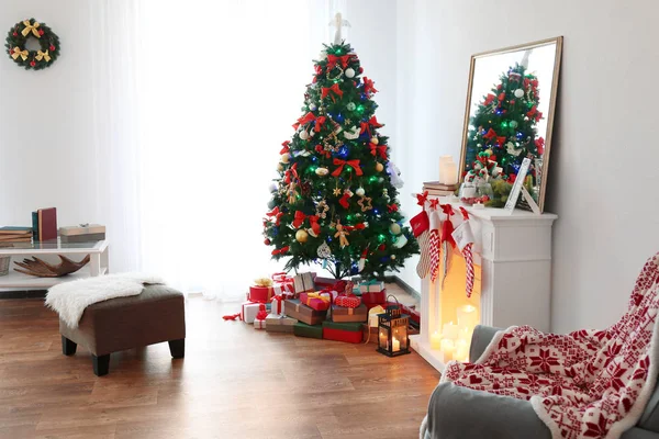 Salon urządzony na Boże Narodzenie — Zdjęcie stockowe