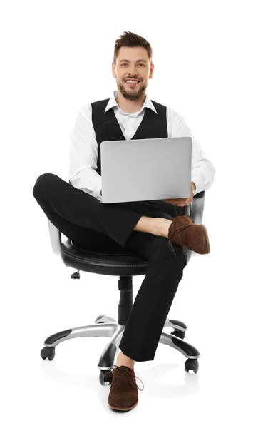 Knappe jonge man met laptop — Stockfoto