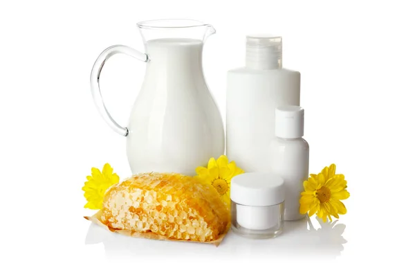 Honeycomb, milk and cosmetics — Stock Photo, Image