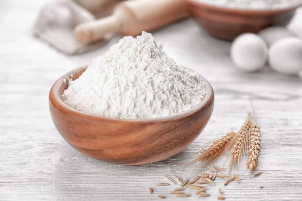 Bowl of white flour — Stock Photo, Image