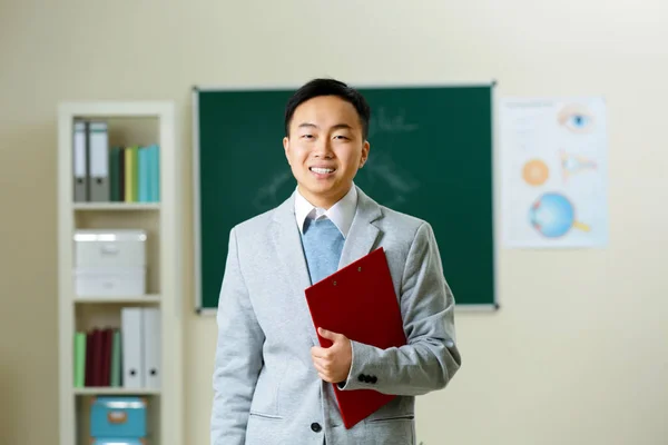 Красивый учитель Азии — стоковое фото