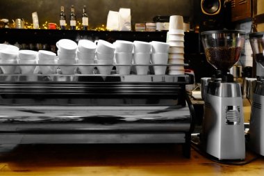 Kafede temiz su bardağı