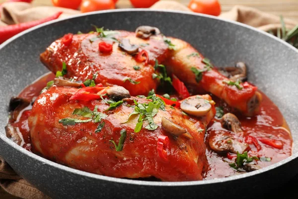 Pan with chicken cacciatore — Stock Photo, Image