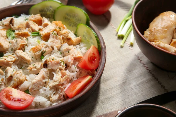 Delicioso prato de frango e arroz — Fotografia de Stock