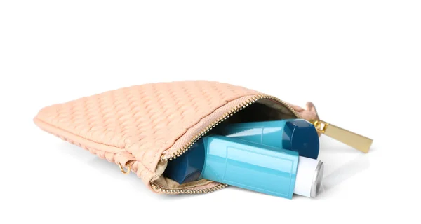 Bolsa cosmética con inhaladores de asma — Foto de Stock