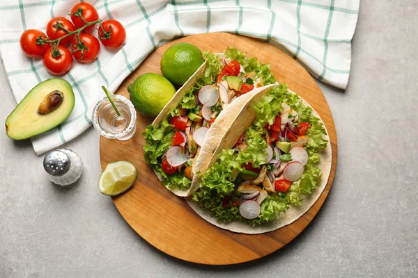 Delicious tacos with tequila — Stock Photo, Image
