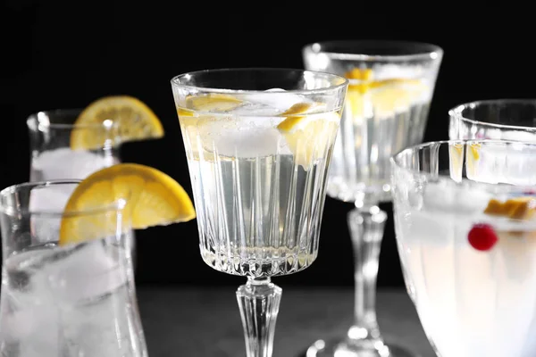 Diversi cocktail rinfrescanti — Foto Stock