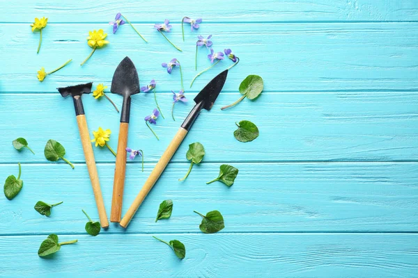 Composición con herramientas de jardinería — Foto de Stock