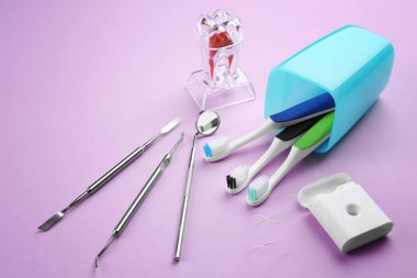 Diş aletleri ve diş tedavisi için set 