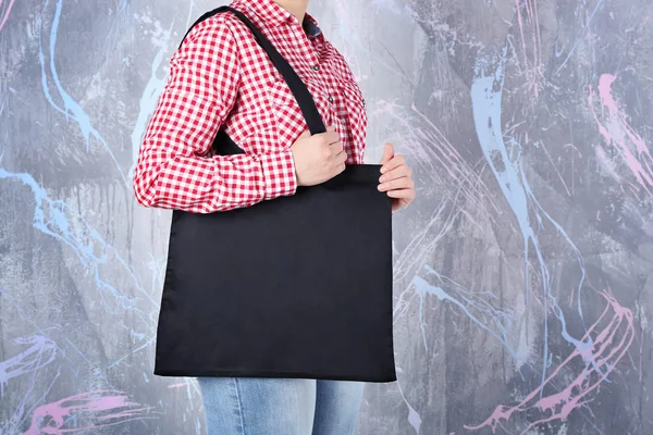 Mujer con bolsa de compras — Foto de Stock