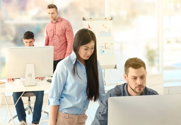 Team Van Programmeurs Werken Office — Stockfoto