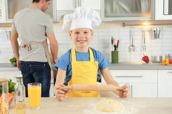 Padre e figlio cucina — Foto Stock