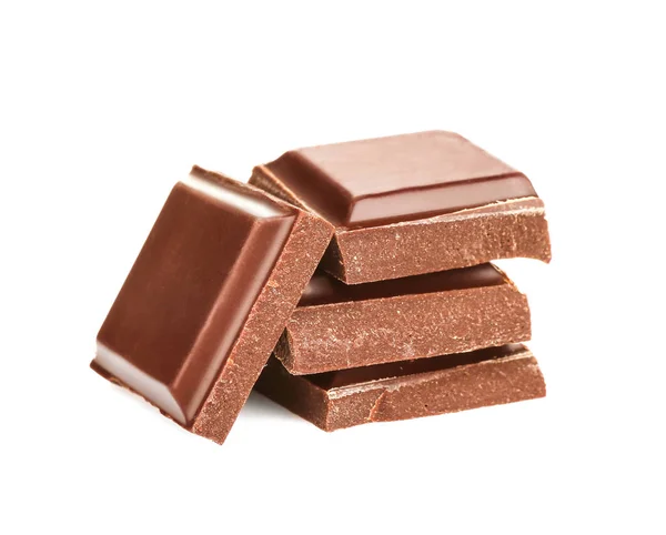 Trozos de chocolate rotos sobre fondo blanco — Foto de Stock
