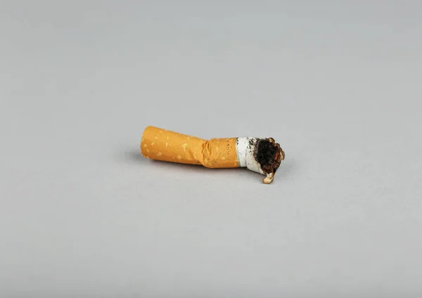燃烧的烟蒂 — 图库照片