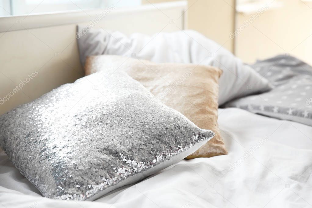 Shiny pillows with sequins  