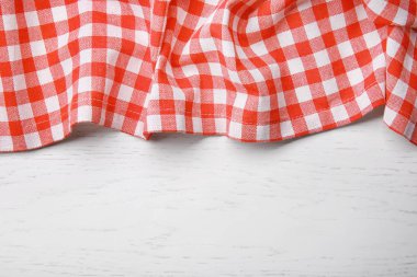 Kırmızı kareli peçete 