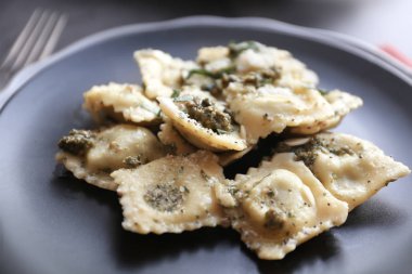 Plaka ile lezzetli mantı 