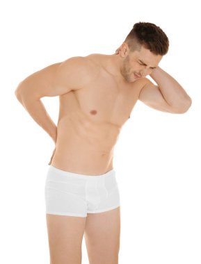 genç adam sırt ağrısı acı  