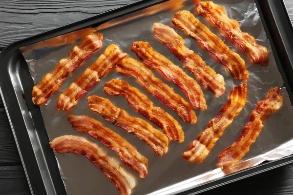 Remsor av stekt bacon — Stockfoto