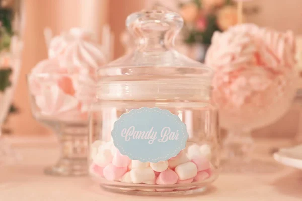 Glass jar with marshmallows — Stock Photo, Image