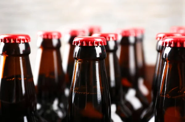 Caja con botellas de cerveza — Foto de Stock