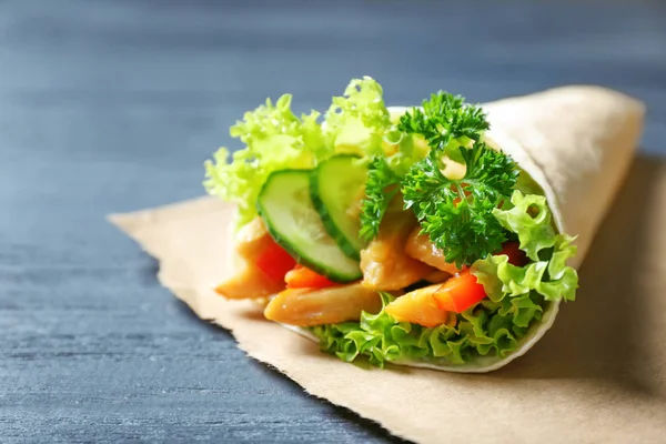 Sandwich with vegetables and meat — Stock Photo, Image