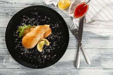 Tavuk göğsü ile plaka  