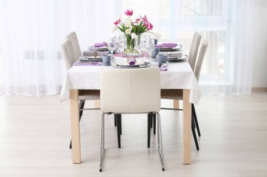 Restoranda masa ayarları