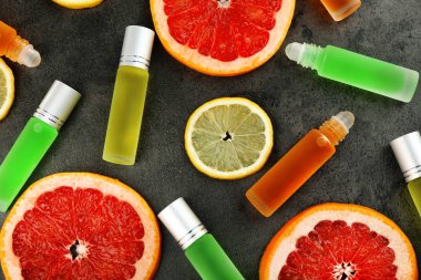 Parfüm şişe ile güzel kompozisyon