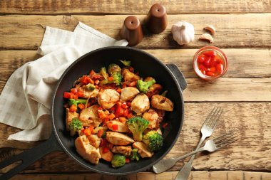 Tavuk stir fry yemeği