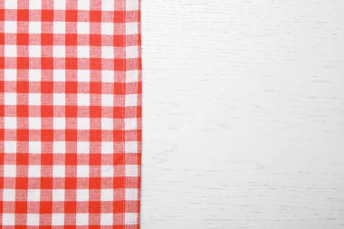 Kırmızı kareli peçete 