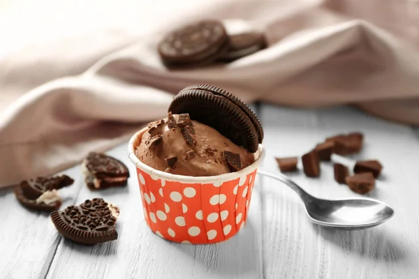 Sabroso helado de chocolate —  Fotos de Stock
