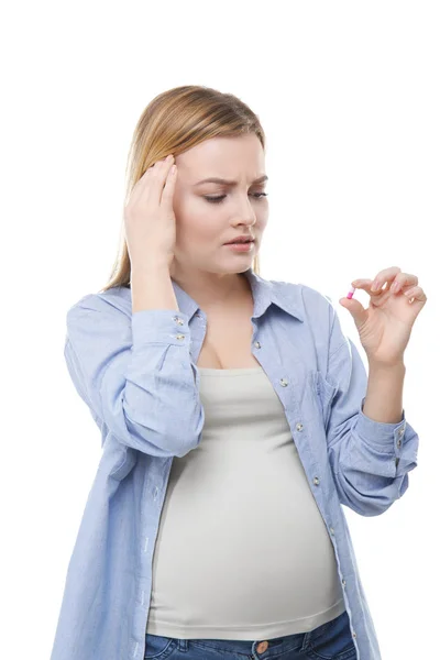 Pregnant woman taking pill — Stock Photo, Image