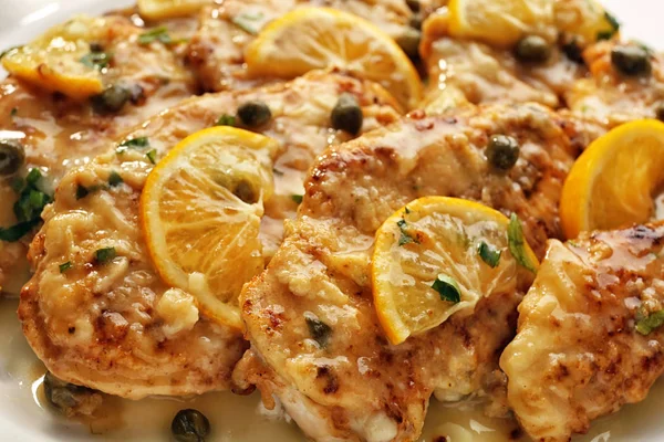 Італійський курячі piccata — стокове фото