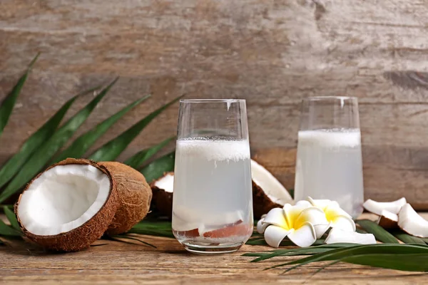 Composição com água de coco — Fotografia de Stock