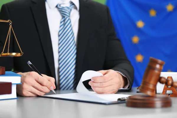 Male judge working with document — Stock Photo, Image