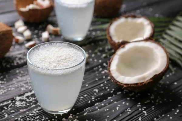 Composição com água de coco — Fotografia de Stock