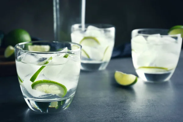 Cocktail alcolici con lime — Foto Stock