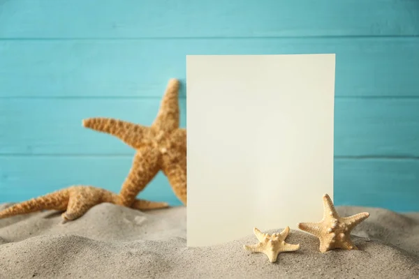 Blank notepad page and starfishes — Stock Photo, Image