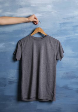 boş gri t-shirt 