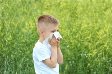 Doku ile küçük çocuk 