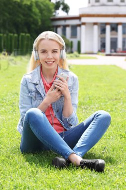 müzik genç güzel kadın 