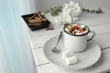 Lezzetli sıcak kakao ve hatmi 