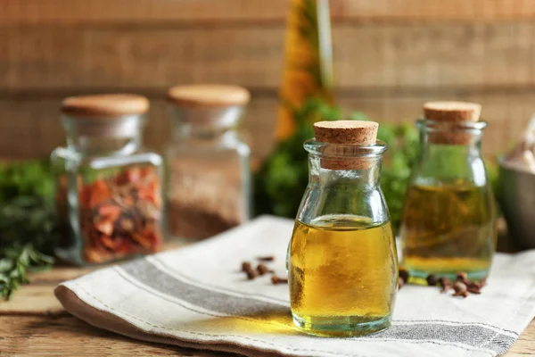 Olive oil with spices — Stock Photo, Image