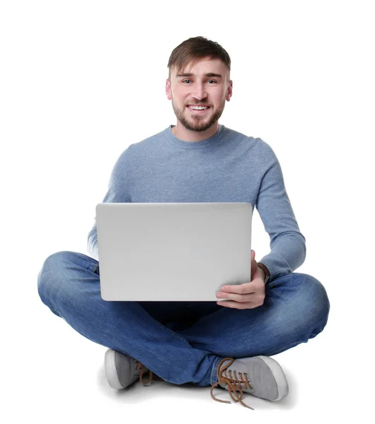 Genç programcı dizüstü bilgisayar kullanarak — Stok fotoğraf