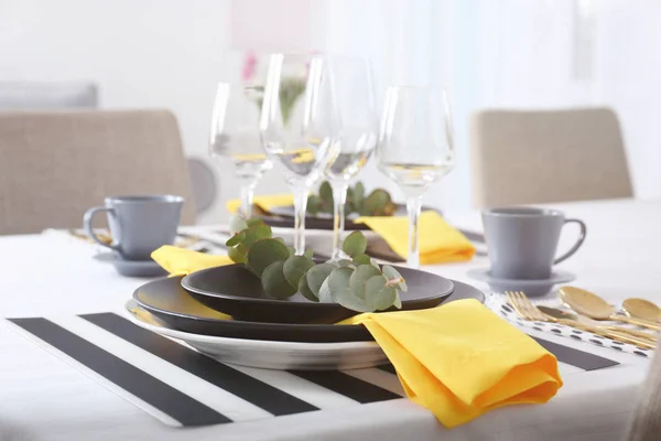 Beautiful table setting — Stock Photo, Image