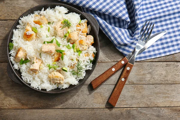 Delicious rice with chicken — Stock Photo, Image